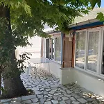 Kalemi Homestay *